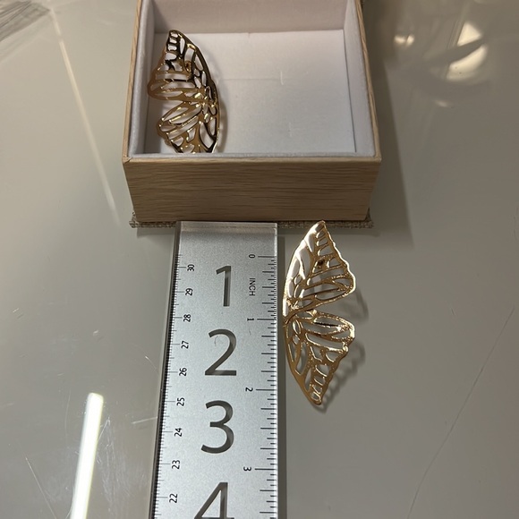 NWT Gold Butterfly Wing Earrings - Picture 6 of 6